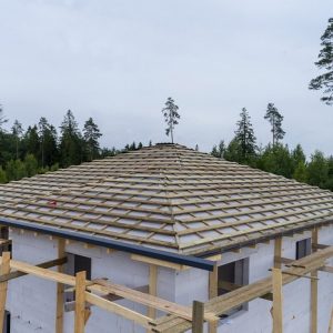 Как правильно утеплить скатную крышу